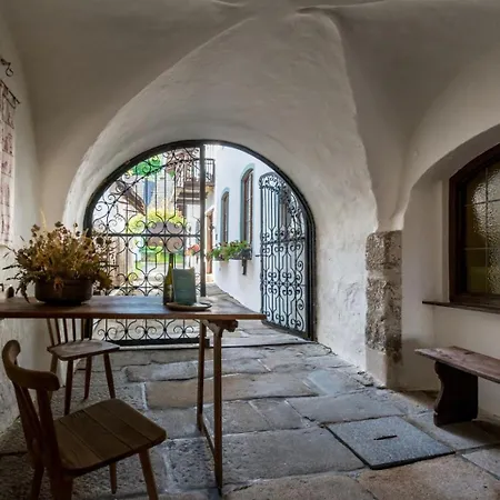 Historisches Stadthaus - Wohnen Im Herzen Von *