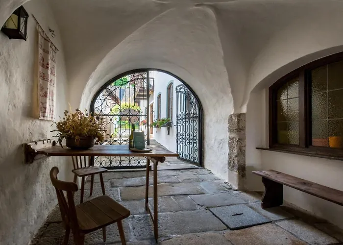 Historisches Stadthaus - Wohnen Im Herzen Von *