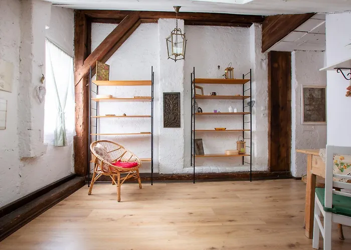 Historisches Stadthaus - Wohnen Im Herzen Von 魏特拉